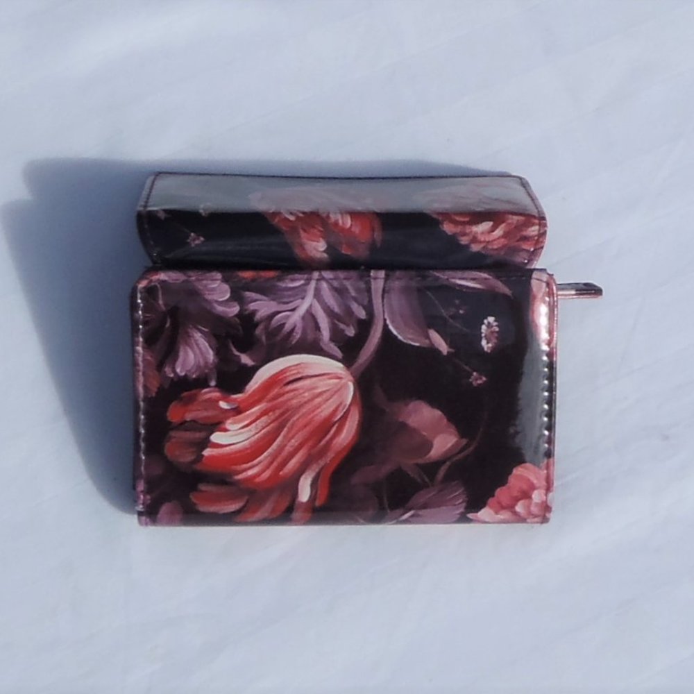 Floral Patent Leather Women’s Wallet - Pink Floral RFID - Picture 5 of 8